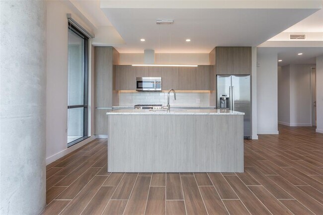 Foto del edificio - 8207 Southwestern Blvd