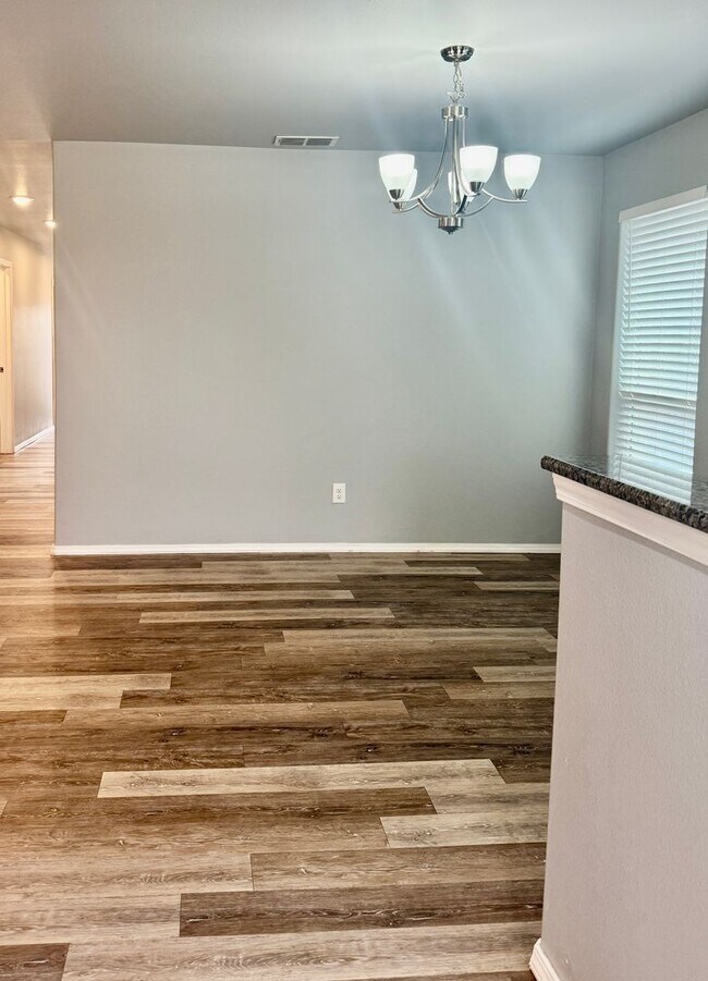 Foto del edificio - 1103 N Englewood Ave