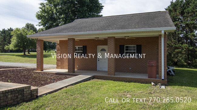 Building Photo - 28 Summerwind Dr
