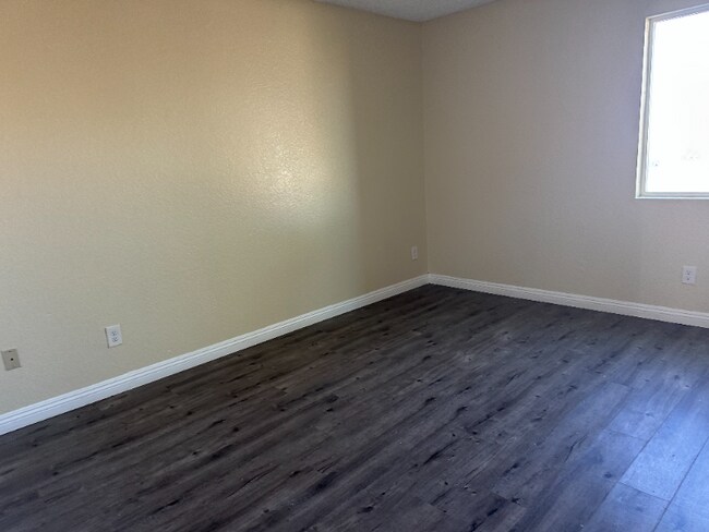 Foto del edificio - 1040 May Ln