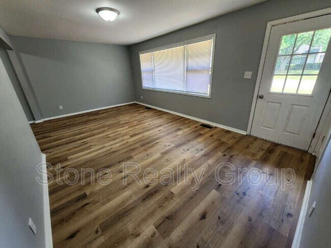 Foto del edificio - 2105 Berne Ave