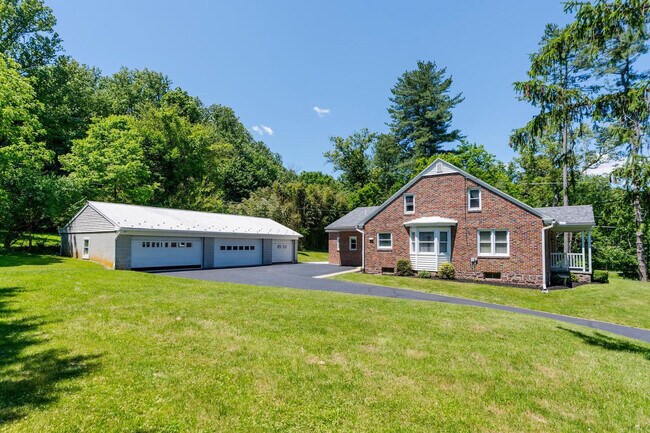 Foto del edificio - 1104 Alleghenyville Rd