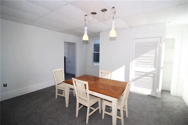 Building Photo - 318 2nd St