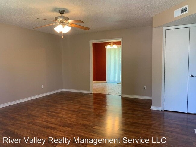 Building Photo - 3 br, 2 bath House - 1101 Muskogee