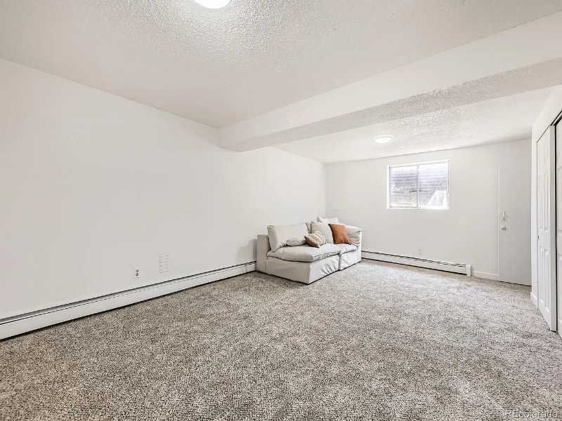 Primary Photo - 10895 Fairfax Way