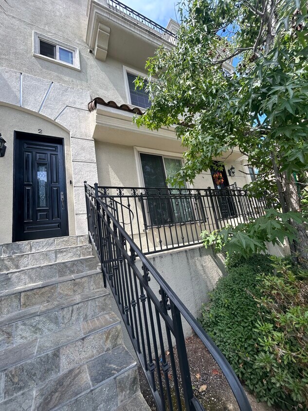 Foto principal - 3501 Tilden Ave
