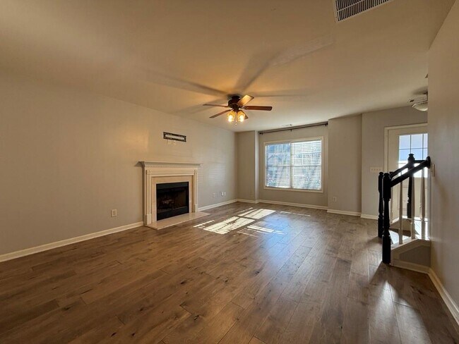 Foto del edificio - 1326 Castleberry Dr