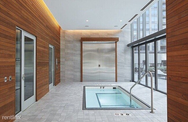 Building Photo - 1 br, 1 bath Condo - 1500 South Michigan A...
