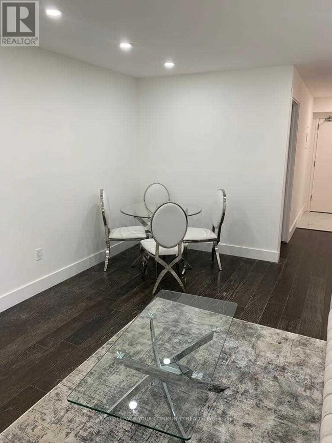 Building Photo - 1450 Glen Abbey Gate