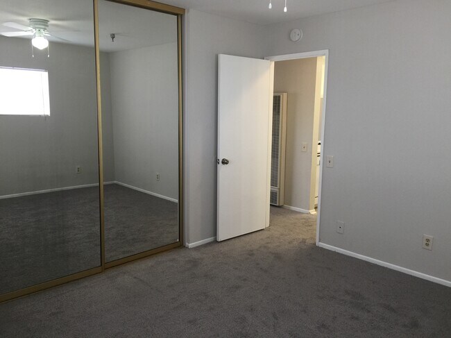 Foto del edificio - 12617 Eucalyptus Ave