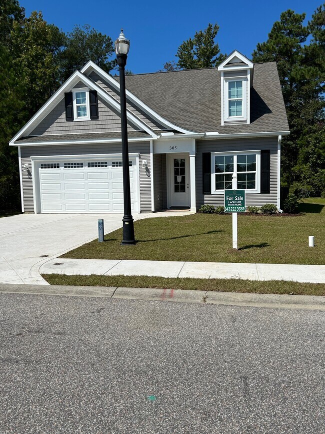 Building Photo - 305 St David's Ave