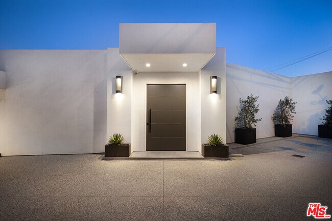 Foto del edificio - 9960 Beverly Grove Dr Dr