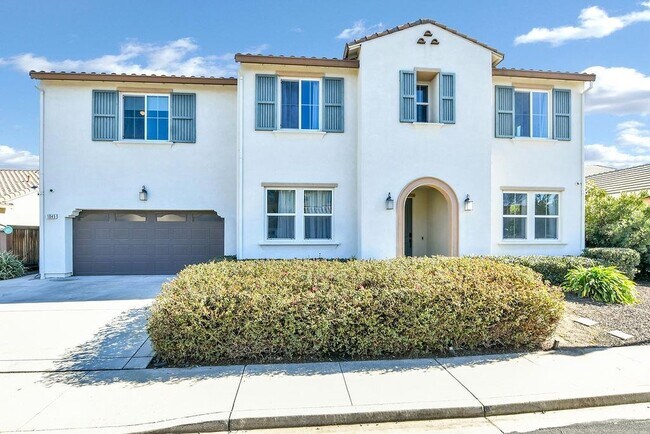 Building Photo - 1045 Martinez Dr