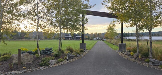 Foto del edificio - 38100 NE 164th Ave