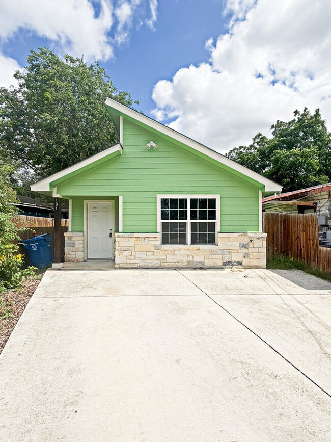 Building Photo - 131 Arizona