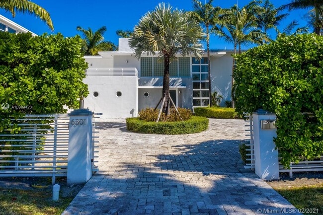 Building Photo - 6301 Pine Tree Dr