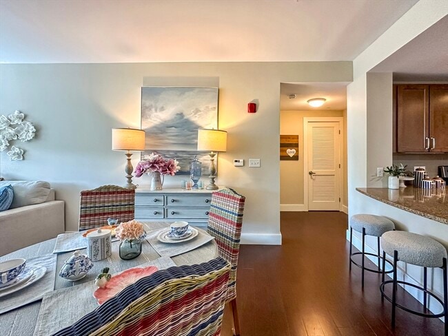 Building Photo - 25 Stonehaven Dr