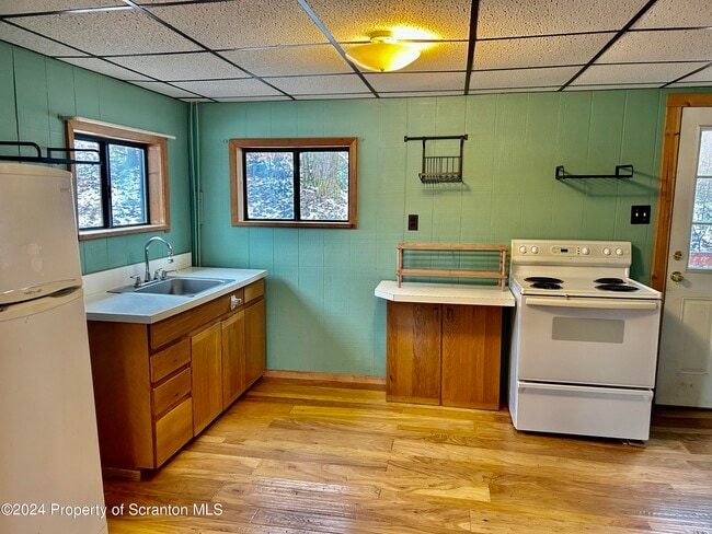Building Photo - 4035 Upper Podunk Rd