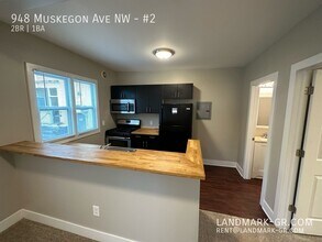 Building Photo - 948 Muskegon Ave NW