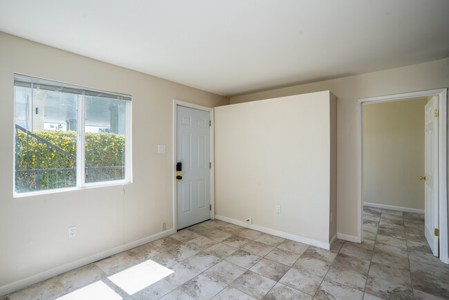 Building Photo - 1713 Park St