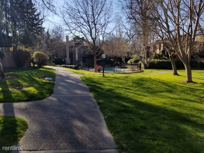 Foto principal - 871 Woodside Ln E