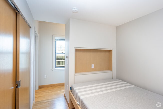 1 habitación, 1 baño, 485 pies cuadrados - Dormitorio - 115 Mt Auburn (Fully Furnished)