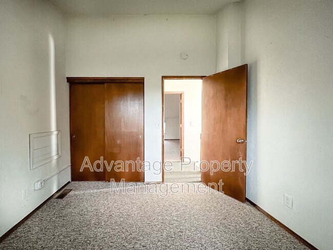 Foto del edificio - 1765 NW Grant Ave