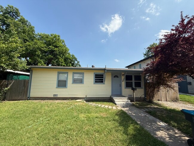 Building Photo - 1836 Carver Ave