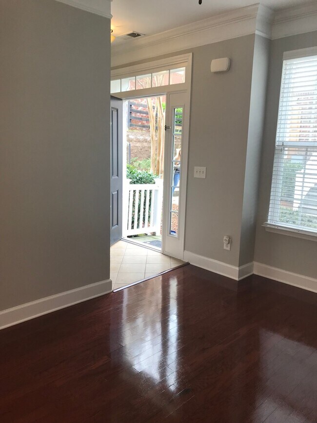 Foto del edificio - Reduced Rent/Move In Special/Lenox Village...