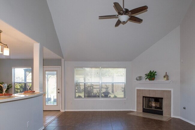 Building Photo - 315 Glade Bridge Ln