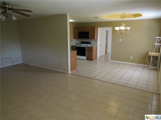 Building Photo - 3604 Woodlake Dr