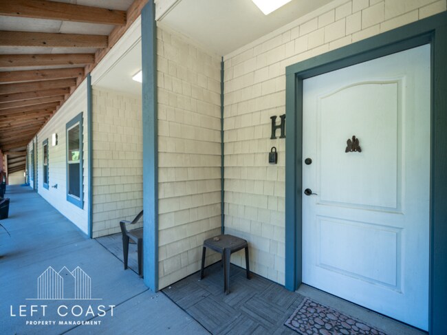 Foto del edificio - 526 NW Coast St