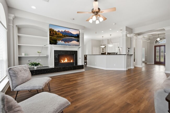 Foto del edificio - 13815 Wetherfield Ln