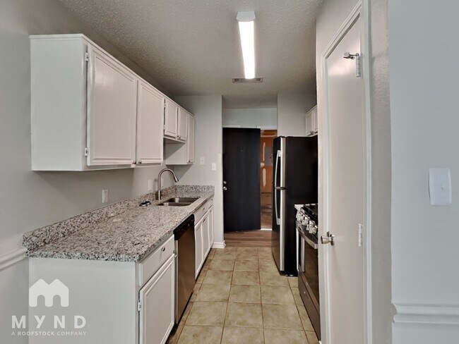 Building Photo - 720 Burlington Ave