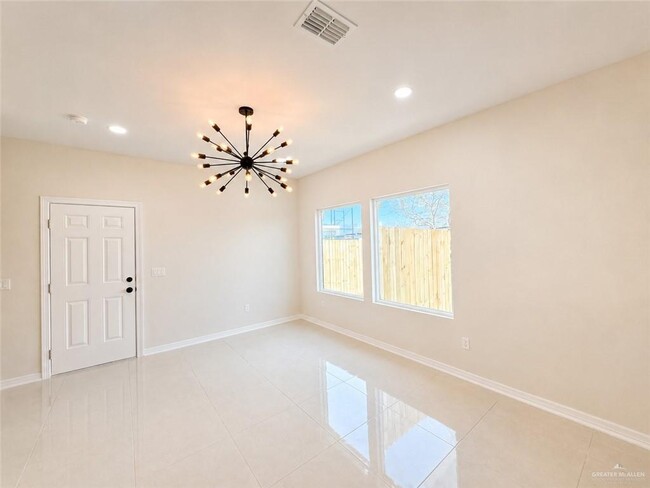 Building Photo - 4213 Hummingbird Ave