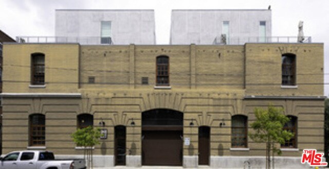 Foto del edificio - 940 E 2nd St