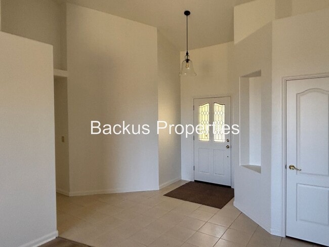 Building Photo - Wonderful corner three bedroom home at Las Palmas II