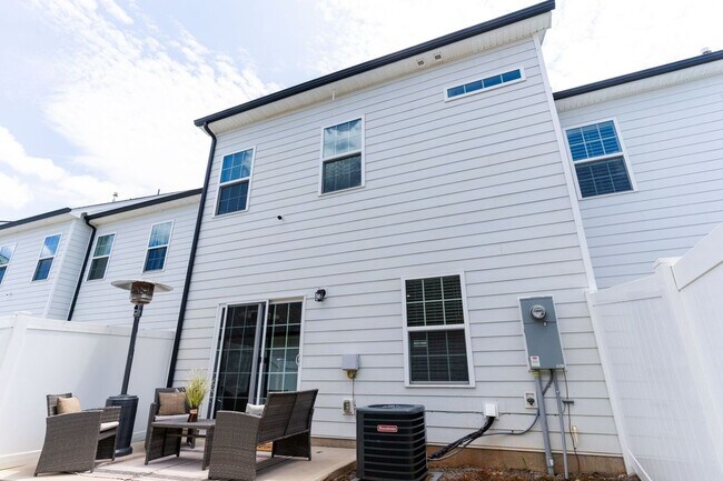 Building Photo - 5048 Patton Dr.