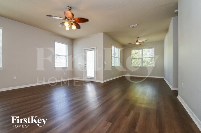 Foto del edificio - 7724 Tangle Rush Dr