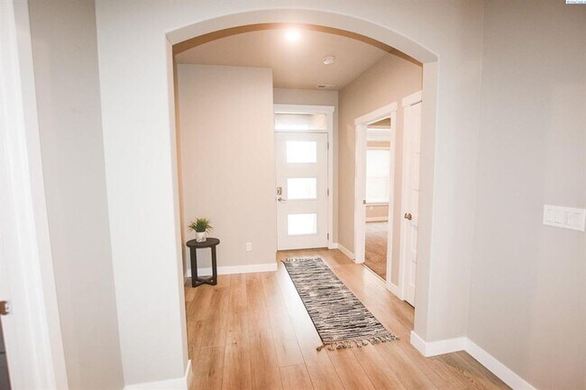 Foto del edificio - Low-Maintenance Living with Modern Comfort