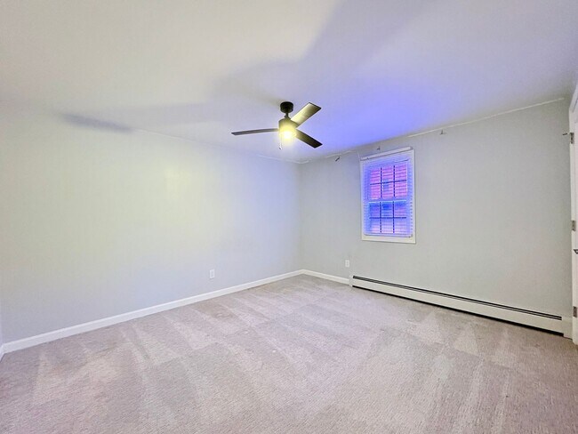Building Photo - 2 Bed | 1 Bath | $2,150/mo | Assigned Park...