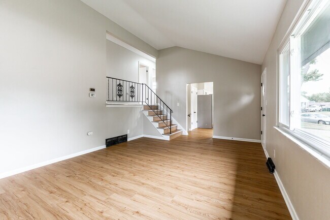 Building Photo - 3759 Dehner Dr