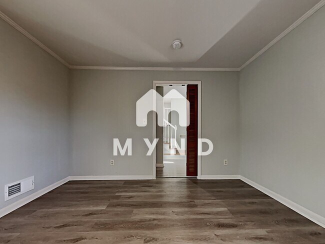 Foto del edificio - 5901 Charing Pl