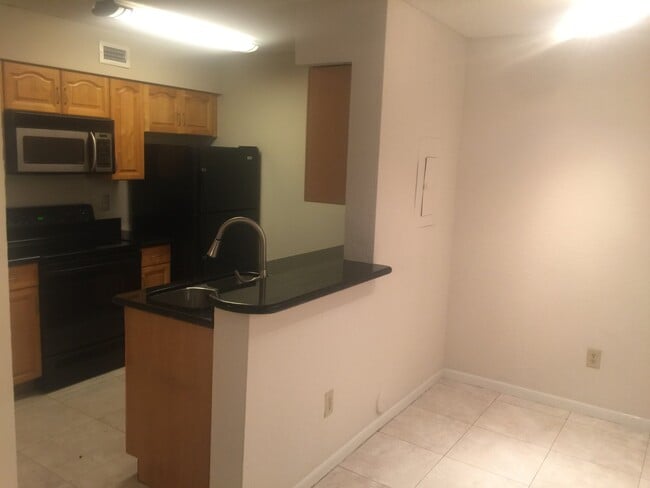 Photo - 2880 N Oakland Forest Dr (Oakland Park, FL) Apartment