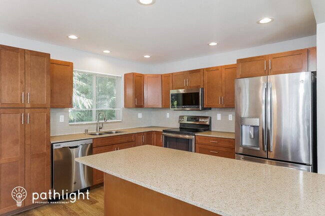 Building Photo - 4034 Ne Luxury Lane