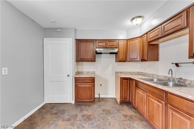 Building Photo - 2506 Brookdale Ave