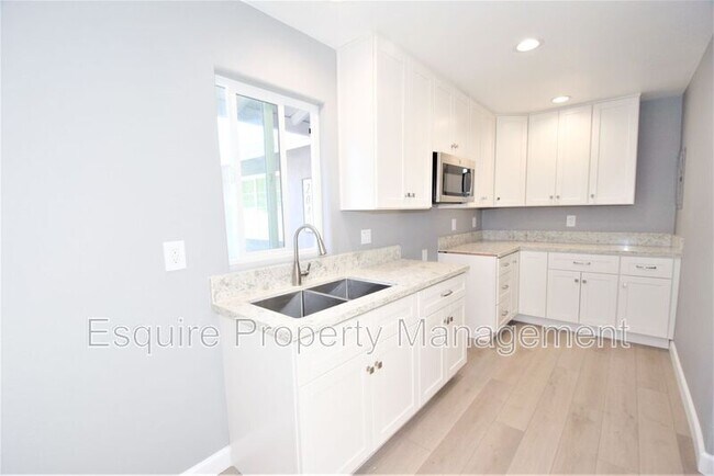 Foto del edificio - 2040 Camino Del Sol