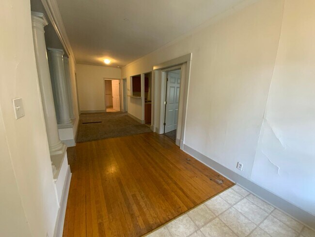 Building Photo - 505 East Rollins St