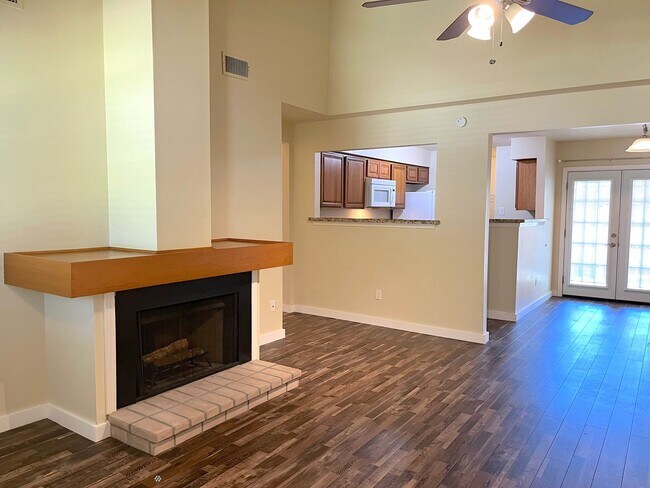 Foto del edificio - AUG 2026 PRE-LEASE!  Spacious 2 Bedroom Condo