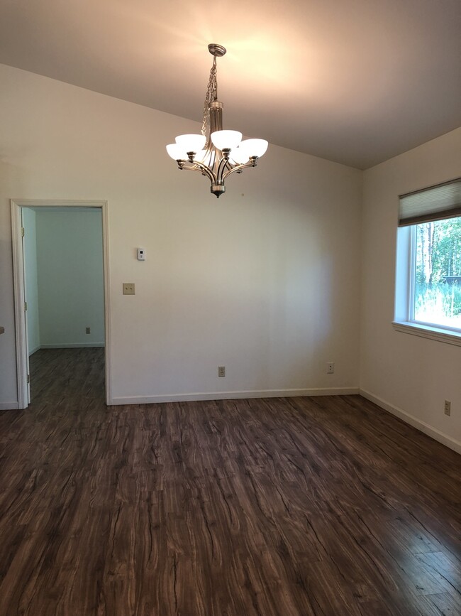 Building Photo - 3BR, 2BA, 2 car garage ranch home built in...